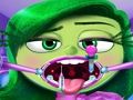 Spil Inside Out modbydelig halsoperation  online
