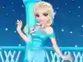 Spil Elsa & Adventure Dress Up online