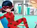 Spil Dotted Girl Ambulance For Superhero online