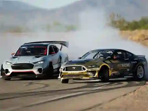 Spil Drifting Mustang Car Puzzle online