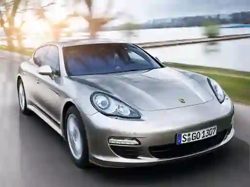 Spil Porsche Panamera Puzzle online