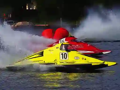 Spil Motor Racing Boat online