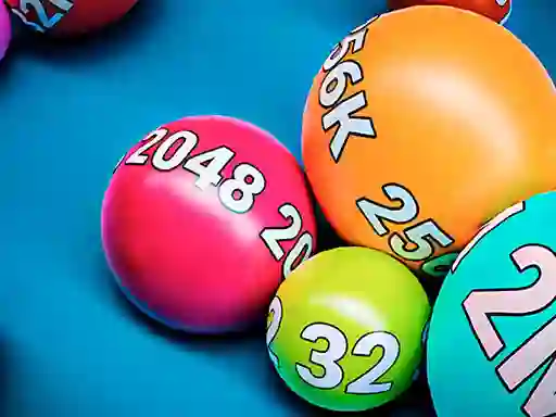 Spil Merge the Balls 2048: Billiards! online